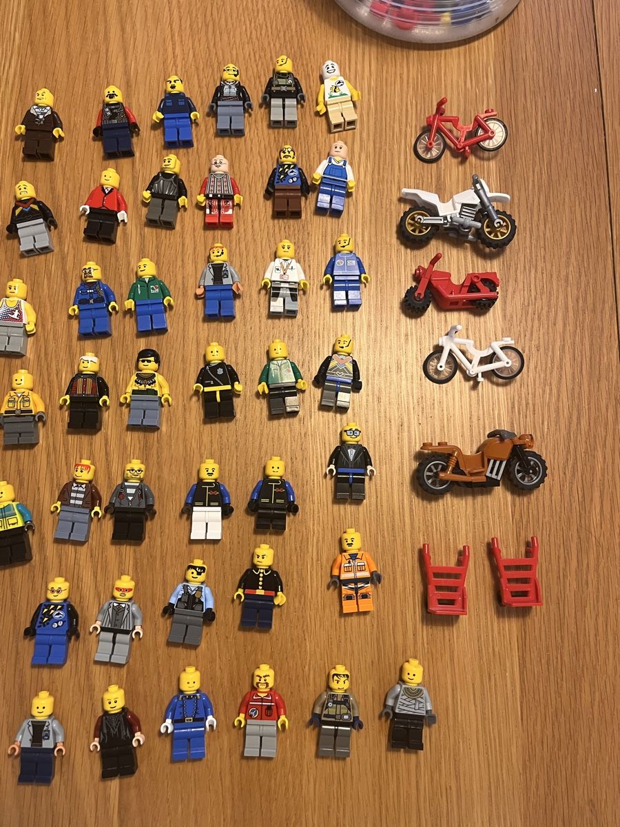 Lego Statuette: Lego Minifiguren Konvolut – Usato da Näfels venduto da Dzekson 3
