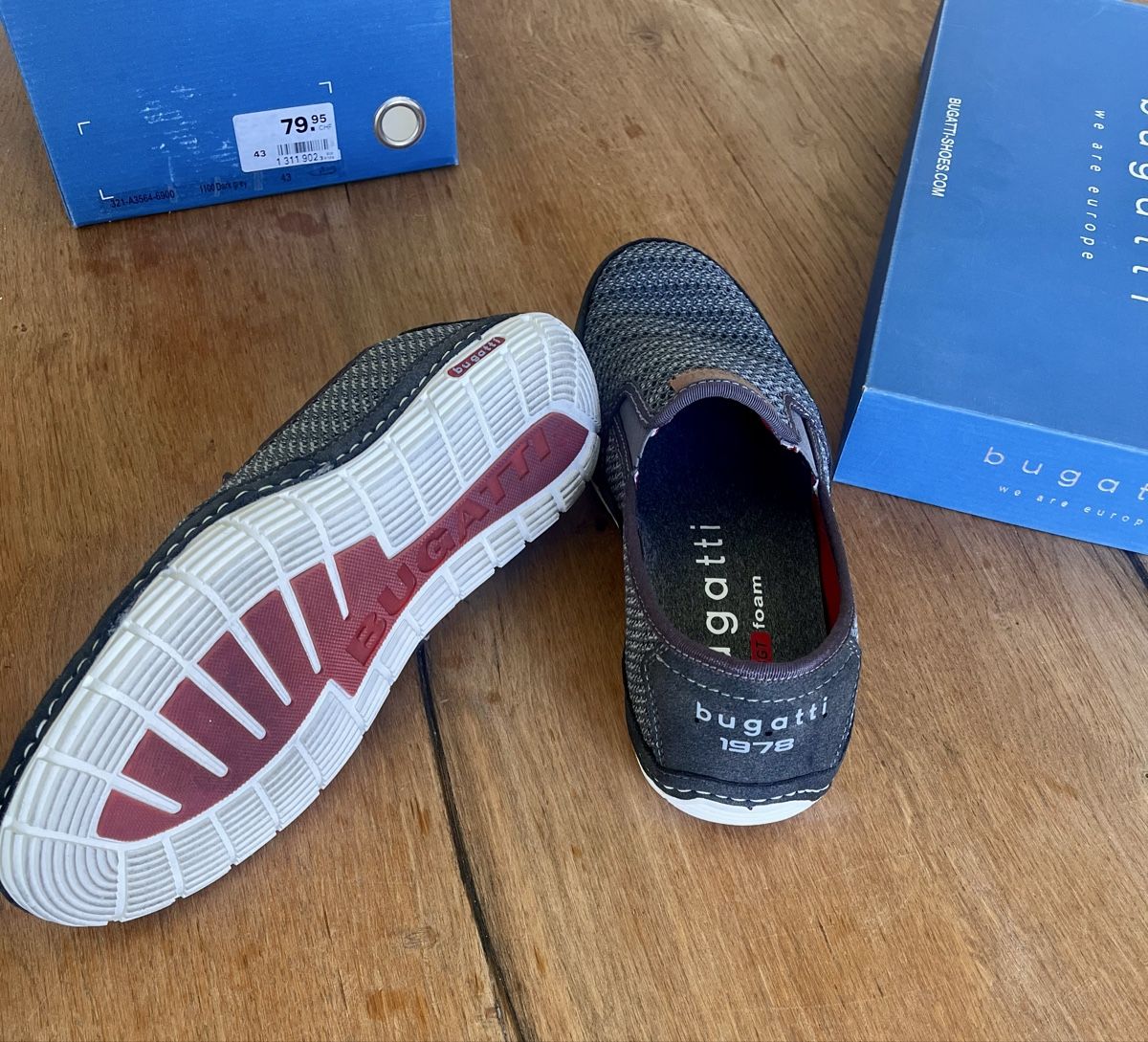 Bugatti Scarpe da uomo: Bugatti Slipper Gr. 43, ungetragen, neu – Nuovo e nell'imballaggio originale da Oberengstringen venduto da boj_9p7y 2