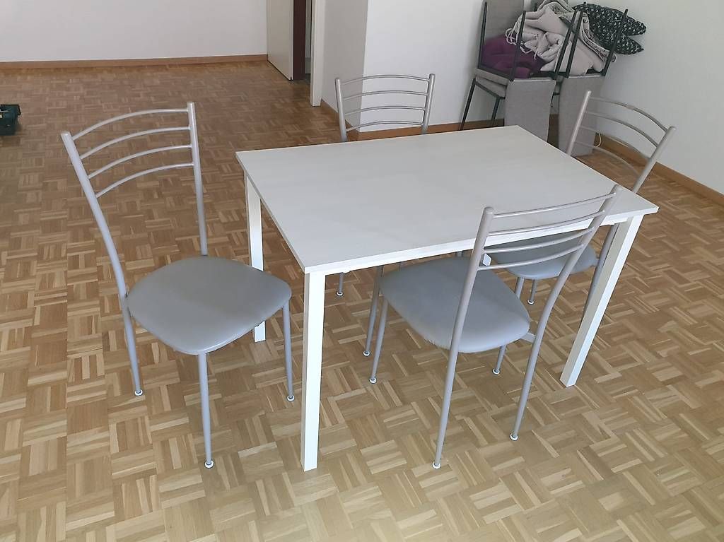 Tavoli: Tavolo allungabile con sedie – Usato da Roveredo GR venduto da drifter88