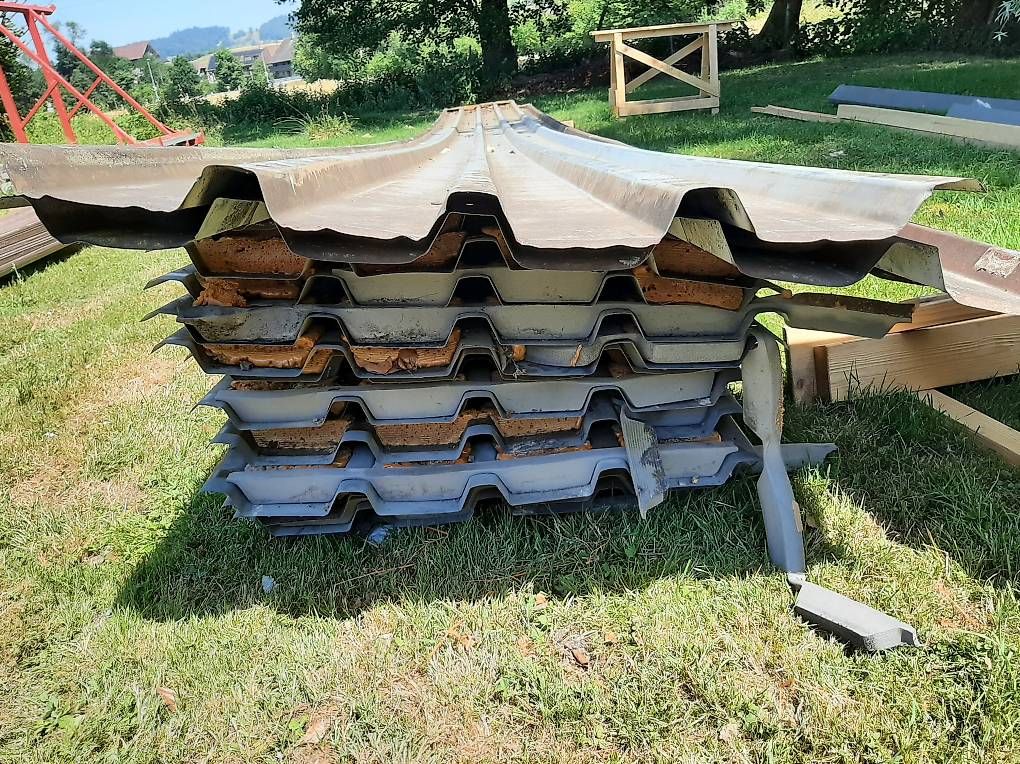 Autres matériaux de construction: Occasion Dachblech ganzer Posten  – D'occasion à Gondiswil par Vonwar 1