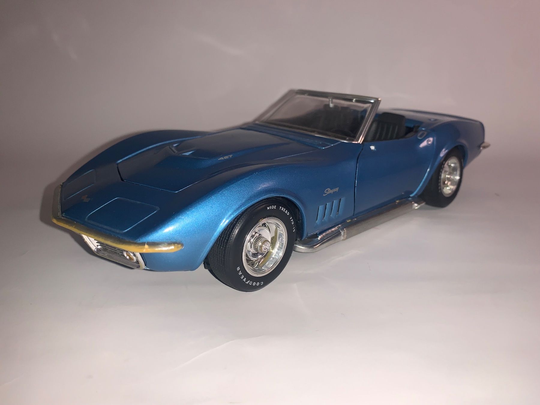 Revell 1992 69 Corvette 1:18 Modellauto Auto (Defekt) in Bern für