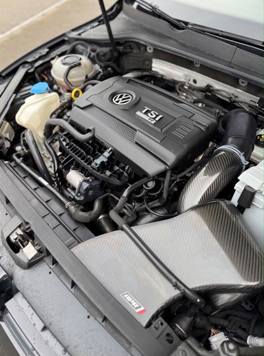 VW Automobili: Golf 7.5 R 4Motion – Usato da Stäfa venduto da jaguar8712 8