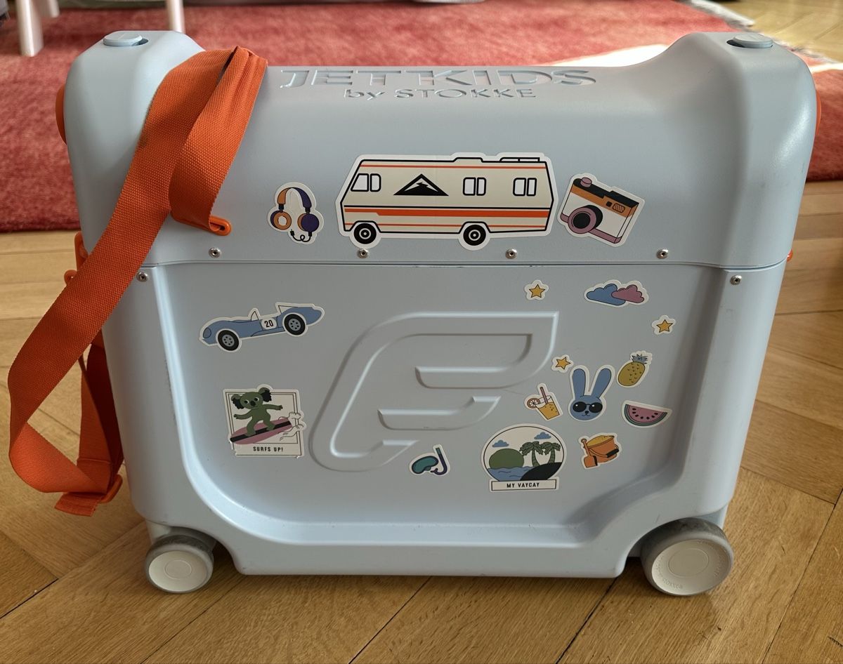 Stokke Valigie: JetKids by Stokke Top Zustand – Usato da Zürich venduto da Lena.17