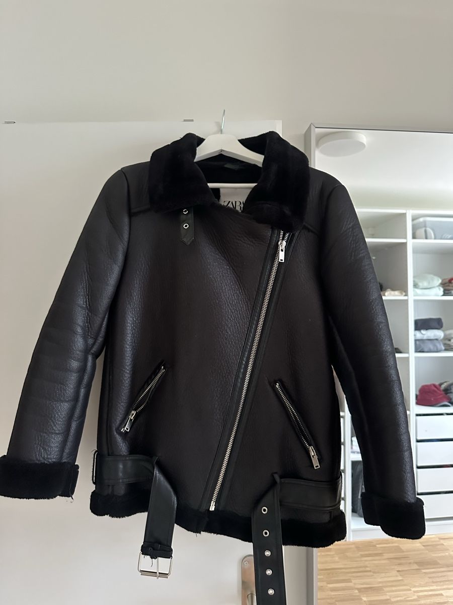 Zara Jacken: Zara Jacke – Gebraucht aus Riehen von gom_5x2c