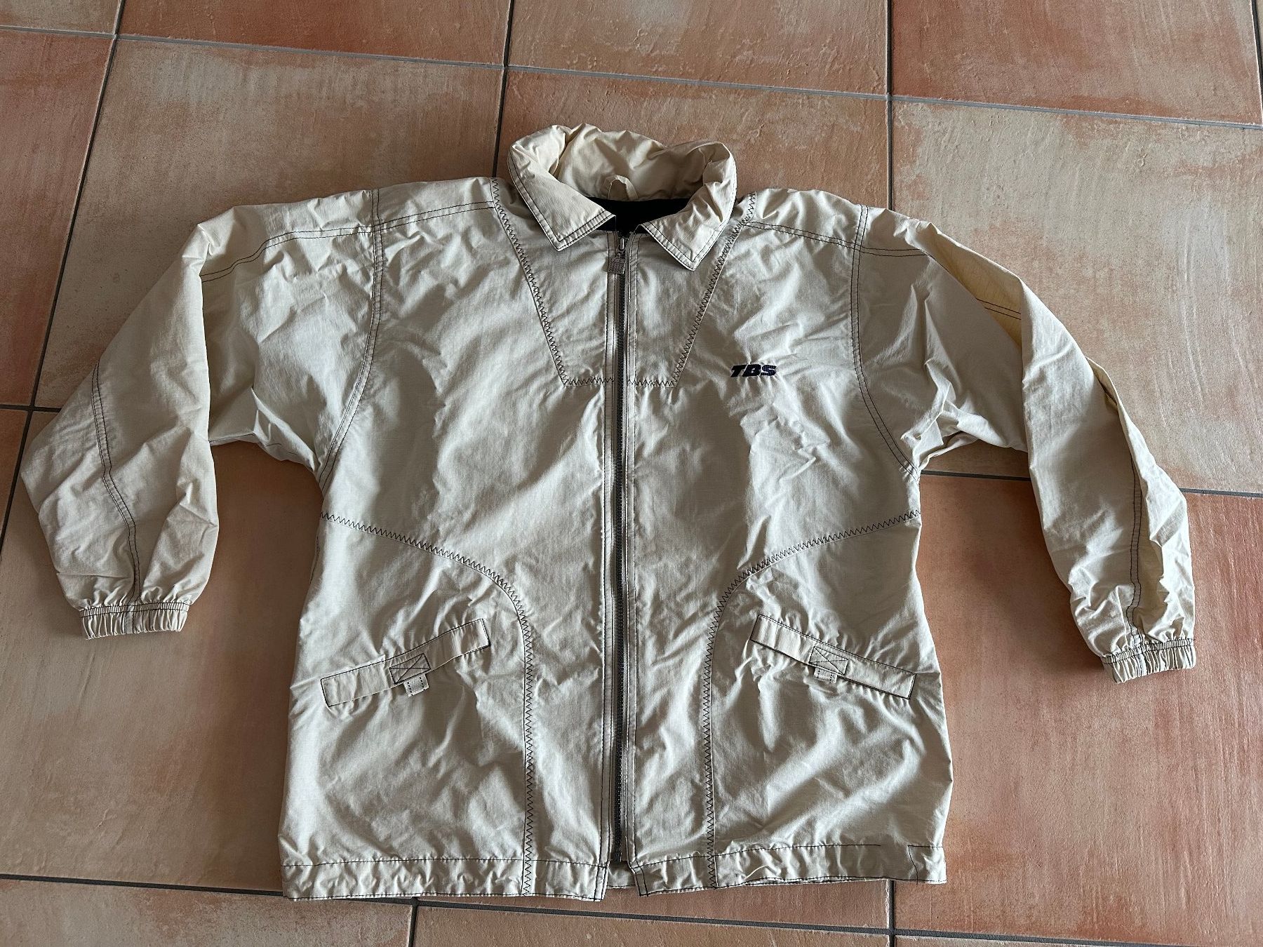 TBS Giacche: TBS veste – Usato da La Chaux-de-Fonds venduto da brutus586