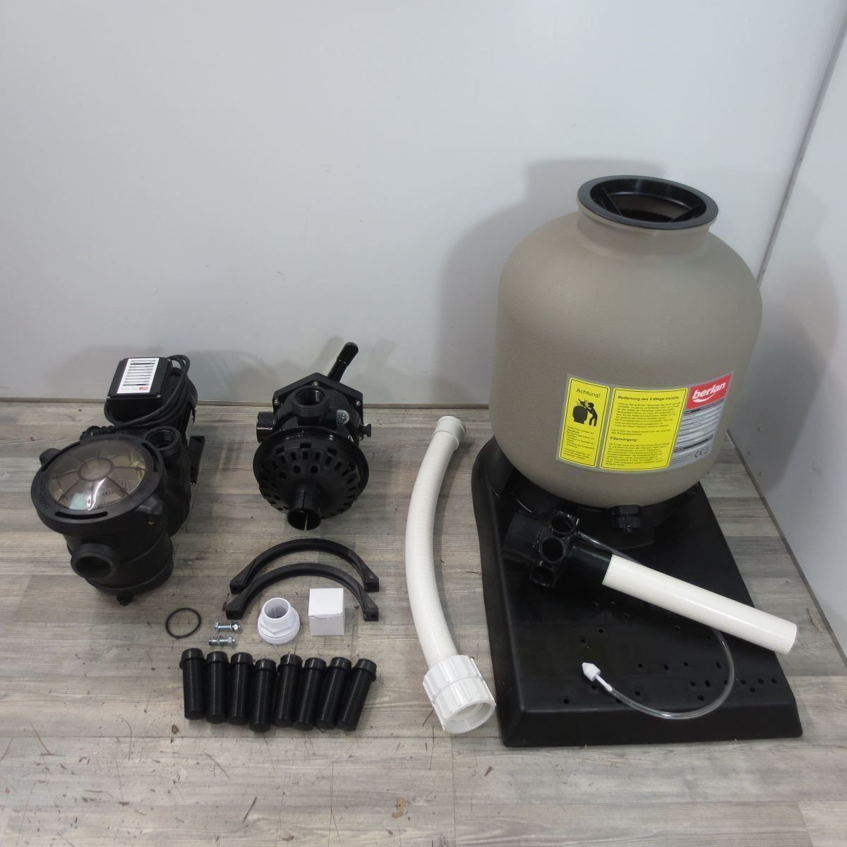 Schwimmbad-Zubehör: XXL Sandfilteranlage Pool Filter Poolfilter Sandfilter Sand – Neu (gemäss Beschreibung) aus Baar von Werkzeugzentrum 1