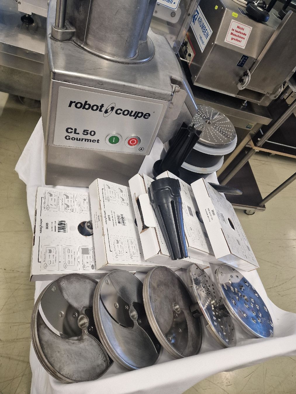Küchengeräte: robot coupe  CL 50 – Gebraucht aus Niederwangen BE von HasGastrobedarf 3