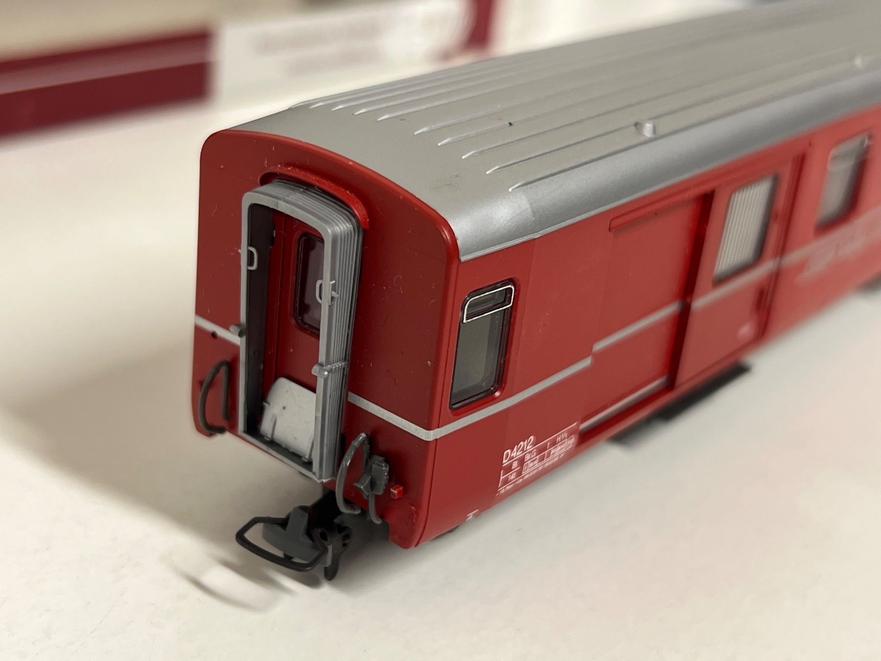 Bemo Modelleisenbahnen: Bemo  D4212 Gepäckwagen  RhB H0m – Gebraucht aus Neuenhof von ludovicco 3