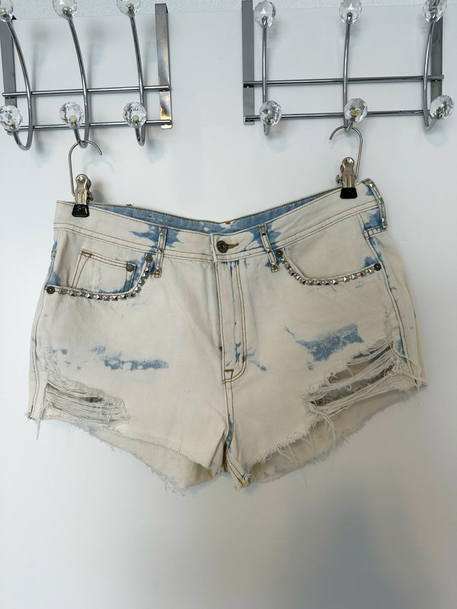 H&M Jeans: Denim High waist Shorts Grösse 42 – Nuovo (secondo la descrizione) da Eglisau venduto da Brewster1