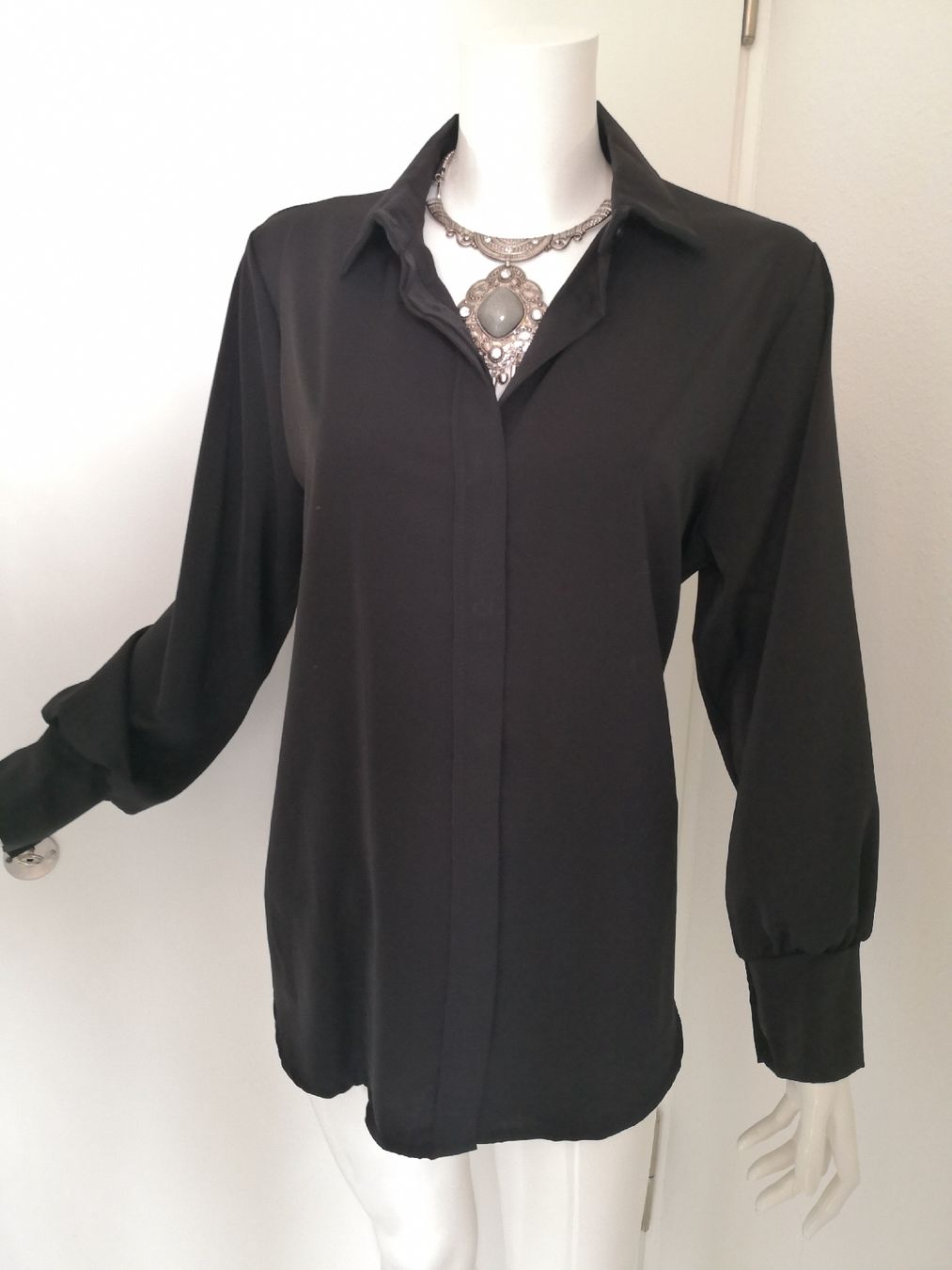 Mango Camicette: 🤩MANGO VISKOSE BLUSE SCHWARZ, NEU – Nuovo (secondo la descrizione) da Olten venduto da Naja-Twins-Twins 7