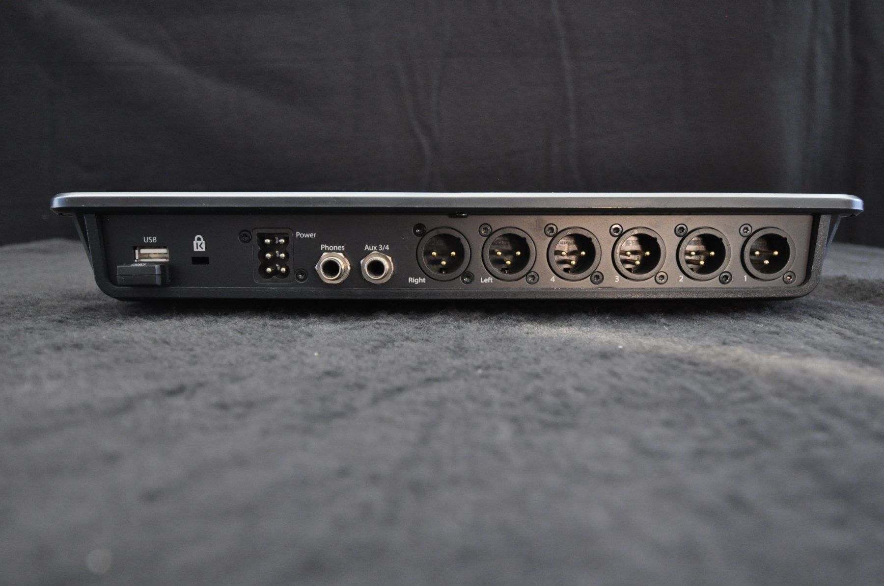 Qsc Console di mixaggio: QSC TouchMix-8 Kompakt-Digitalmischpult – Usato da Burgdorf venduto da WHITELIGHT3400 5