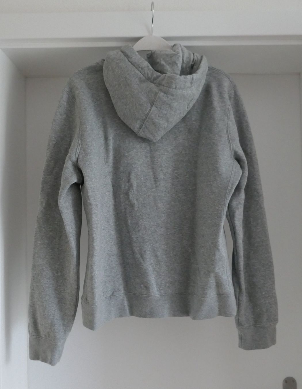 Nike Maglioni & Felpe: Kapuzenpullover / Hoodie Nike, Gr. M, neu – Nuovo (secondo la descrizione) da Port venduto da uzuku 1