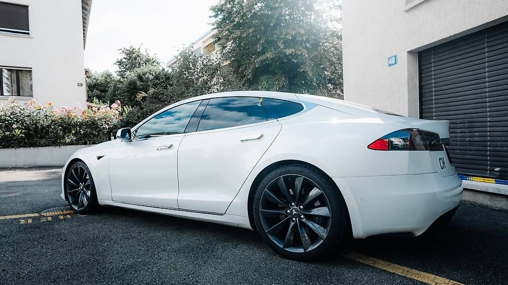 Tesla Automobili: TESLA Model S Long Range Raven – Usato da Zürich venduto da jessecuster 1
