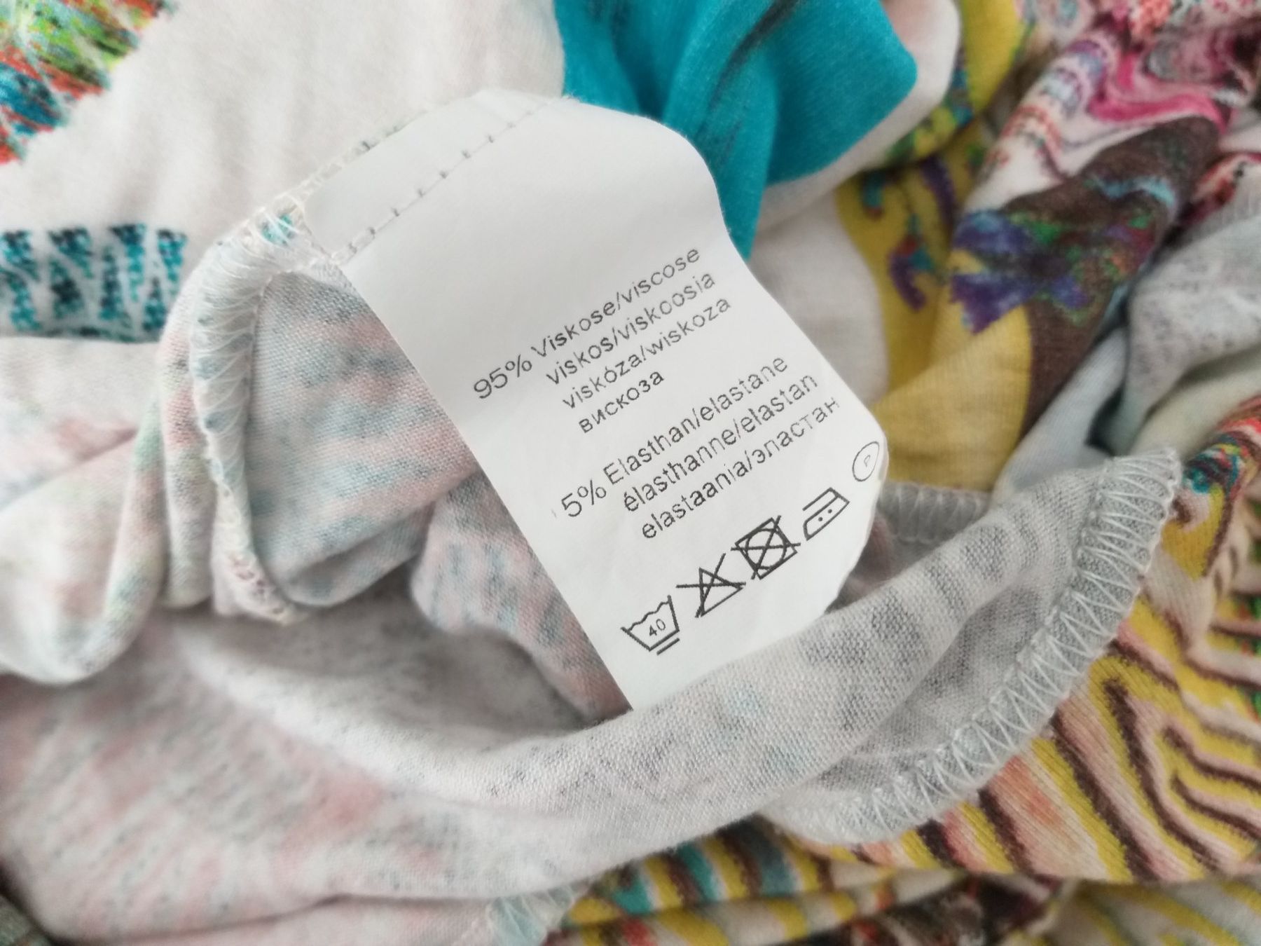 Robes: Robe / Kleid taille / Grosse L (40/42 CH) – D'occasion à Cossonay-ville par Super-Price-Quality 7