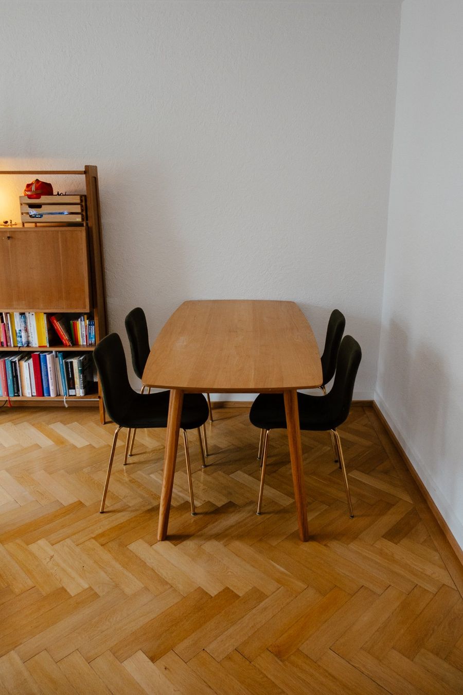 Tische: Esstisch (Eiche / Eichenfurnier) – Gebraucht aus Zürich von viv_2tfj