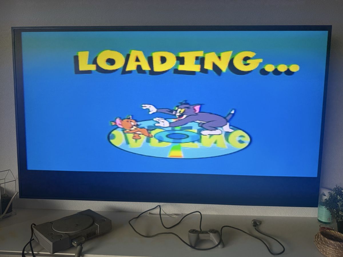 Sony Console: Console PlayStation va1, jeu Tom et Jerry, 2 manettes, Câble – Usato da Flanthey venduto da juju0794 3