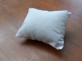 Set mit 30 Uhrenkissen Weiss Samt -  Coussins velours blanc