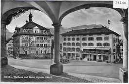Schwyz - Rathaus und Hotel Wysses Rössli