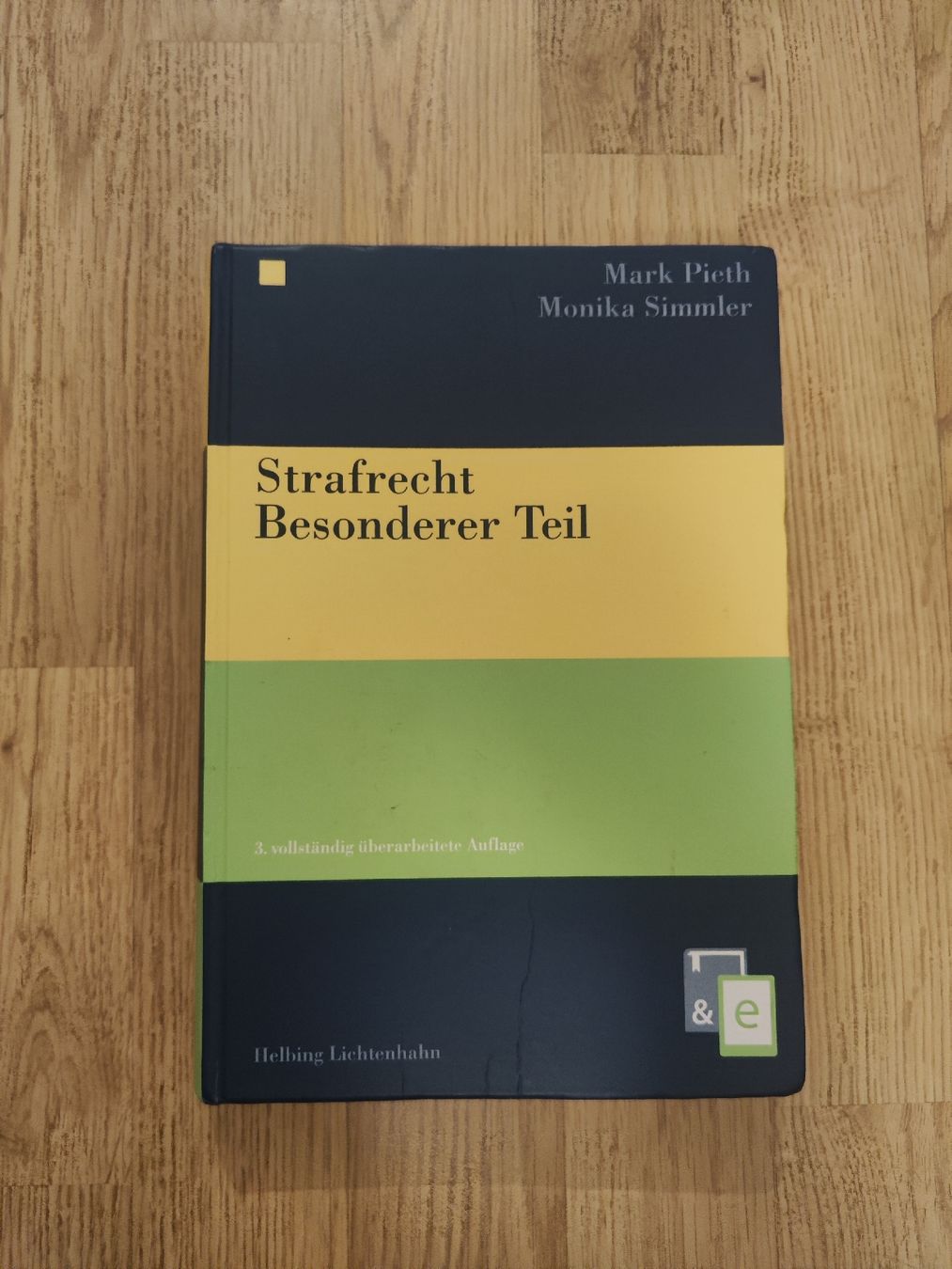 Livres: Schweizerisches Strafrecht AT / BT und StPO – D'occasion à Bern par sve_222k 2