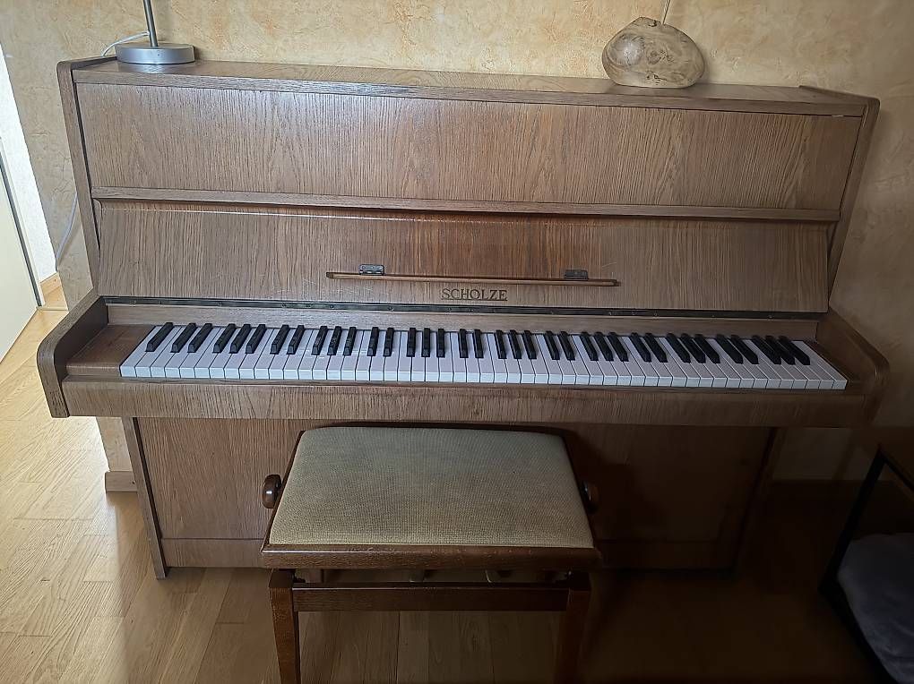 Strumenti musicali: Piano droit Scholze – Usato da Corcelles-Payerne venduto da ano_rhf8
