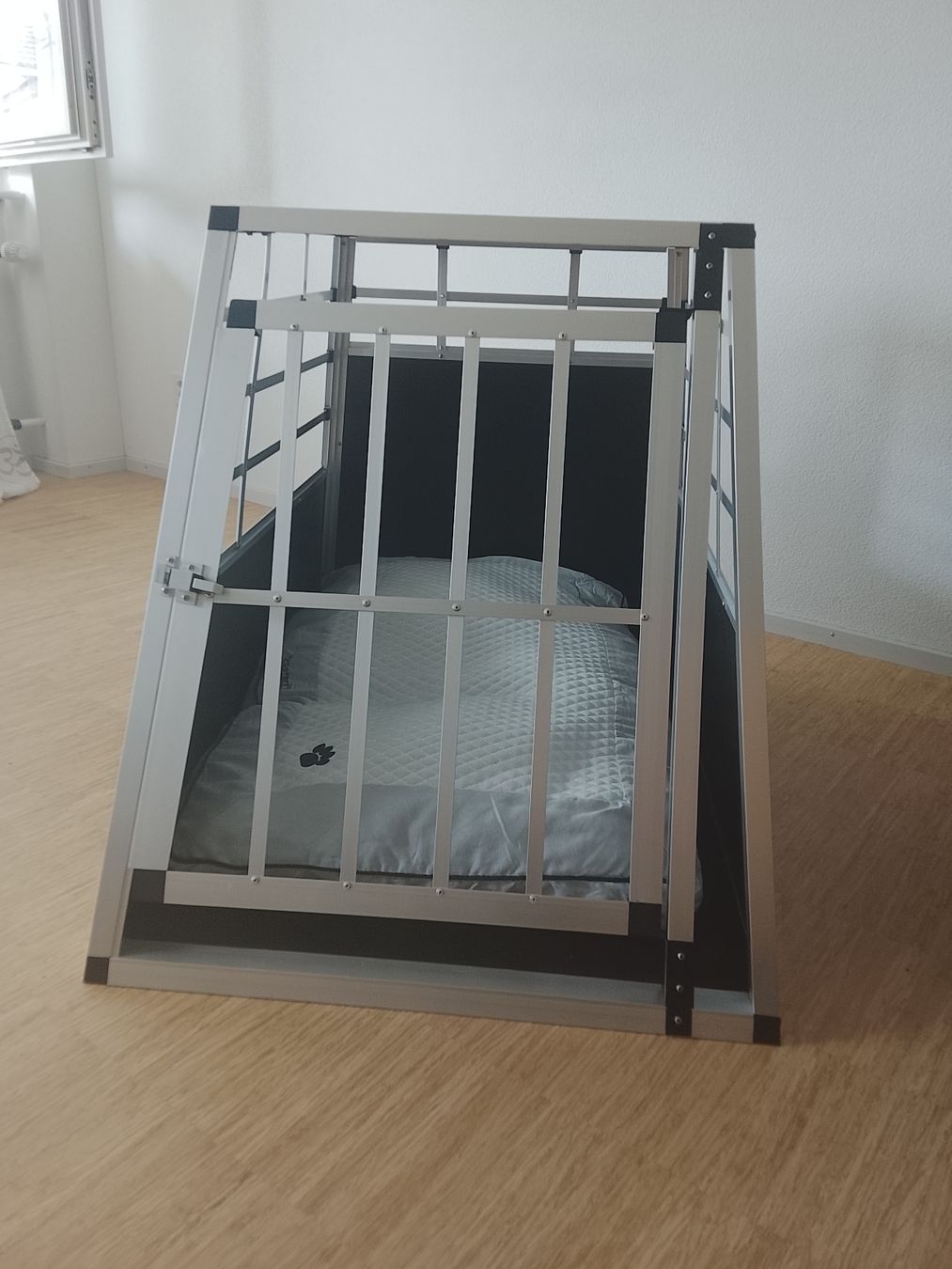 Liege- & Schlafplätze: HUNDEBOX STABIL – Gebraucht aus Mellingen von sar_hgr7 1