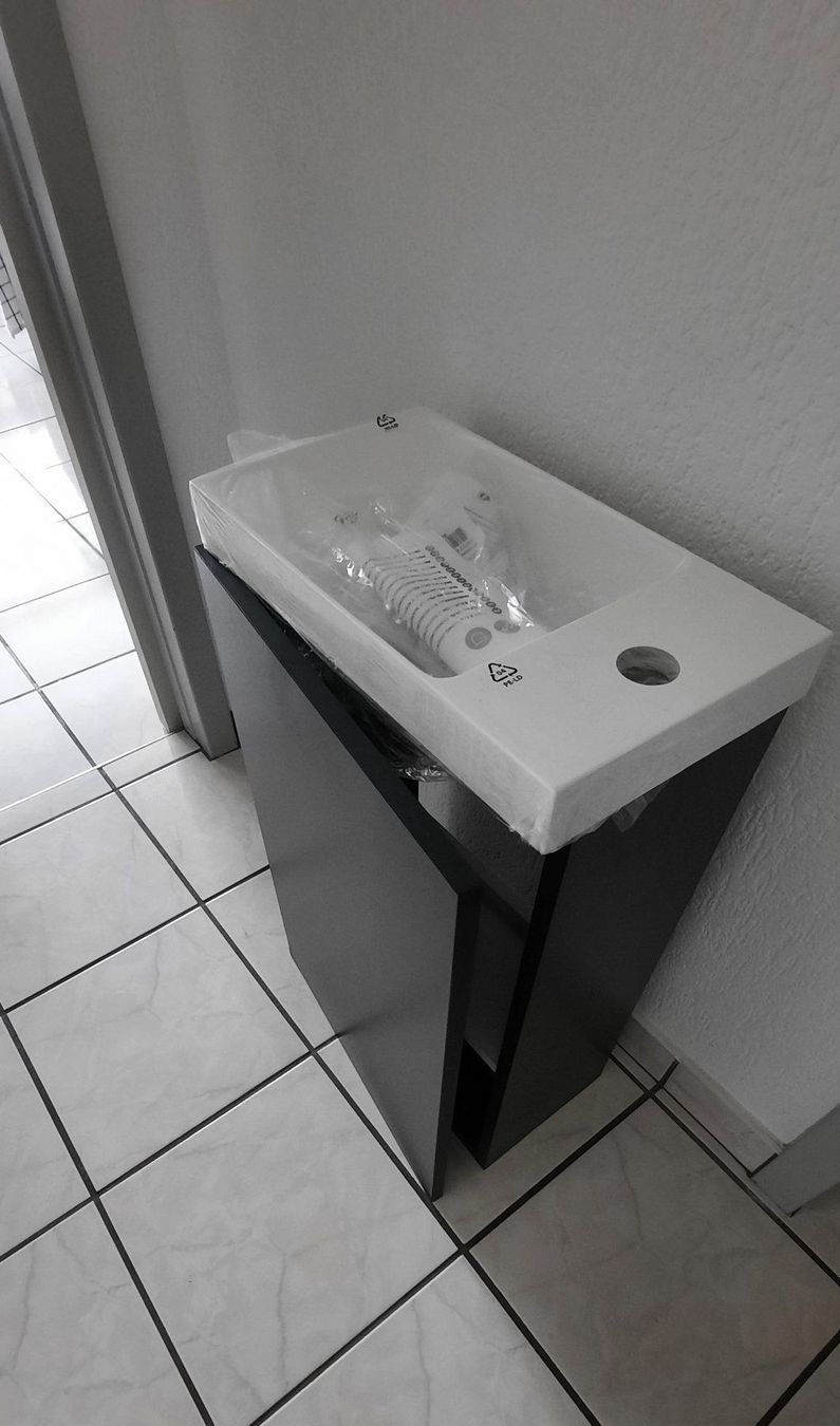 Mobili per bagno: Meuble de salle de bain gris – Difettoso da Delémont venduto da fagemina