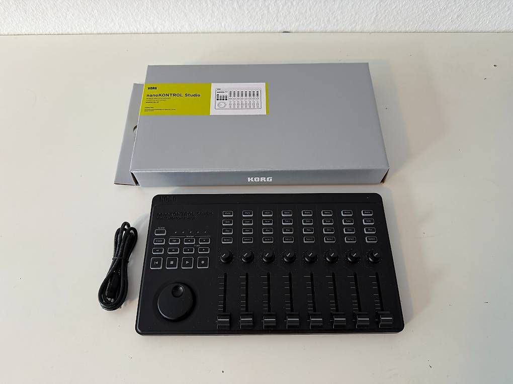 Korg Console di mixaggio: Korg NanoControl Studio - Bluetooth DAW Controller – Nuovo (secondo la descrizione) da St. Gallen venduto da -zAk-