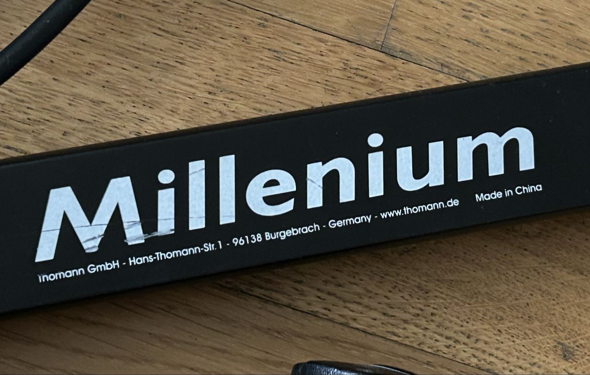 Millenium Sonstiges für Büro & Gewerbe: Zwei Studio-Mikrofonarme mit integriertem XLR Kabel – Gebraucht aus Biel/Bienne von NitnelavV 3