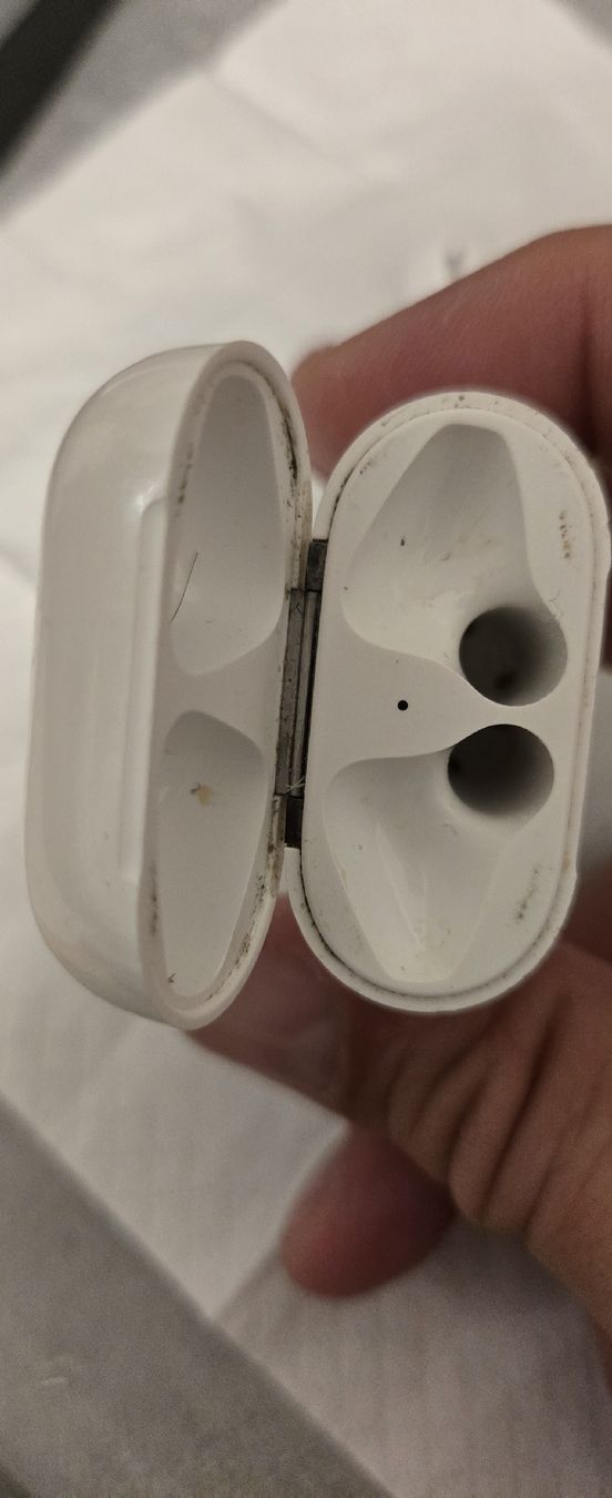 Apple Cuffie: Apple AirPods mit Ladecase – Usato da Neuenhof venduto da archia 5