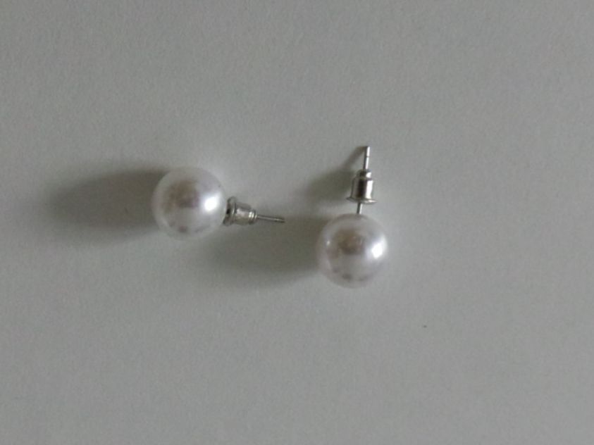 Boucles d'oreille: 2 Ohrstecker perlenförmig – D'occasion à Flamatt par Tattoo18 1