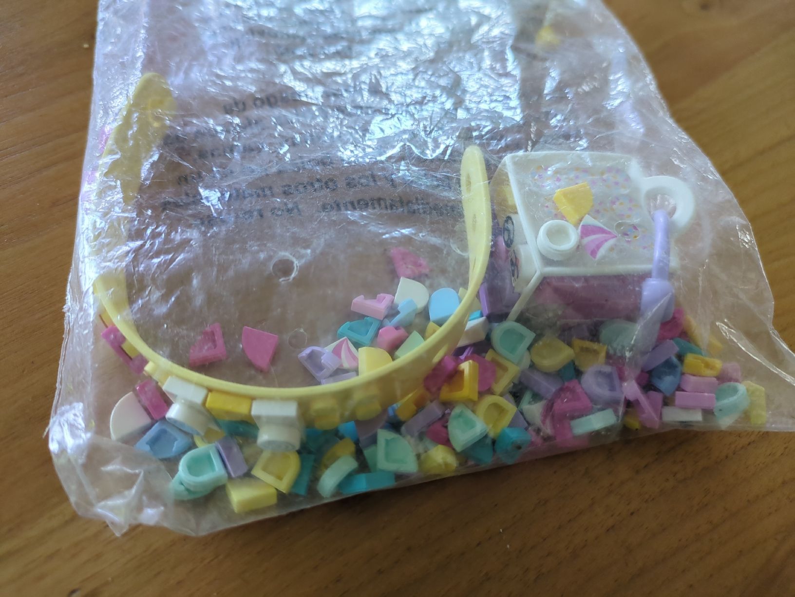 Lego Kit di costruzioni: Set Lego Dots bracelet + porte-clé – Usato da Pully venduto da FlorWoll