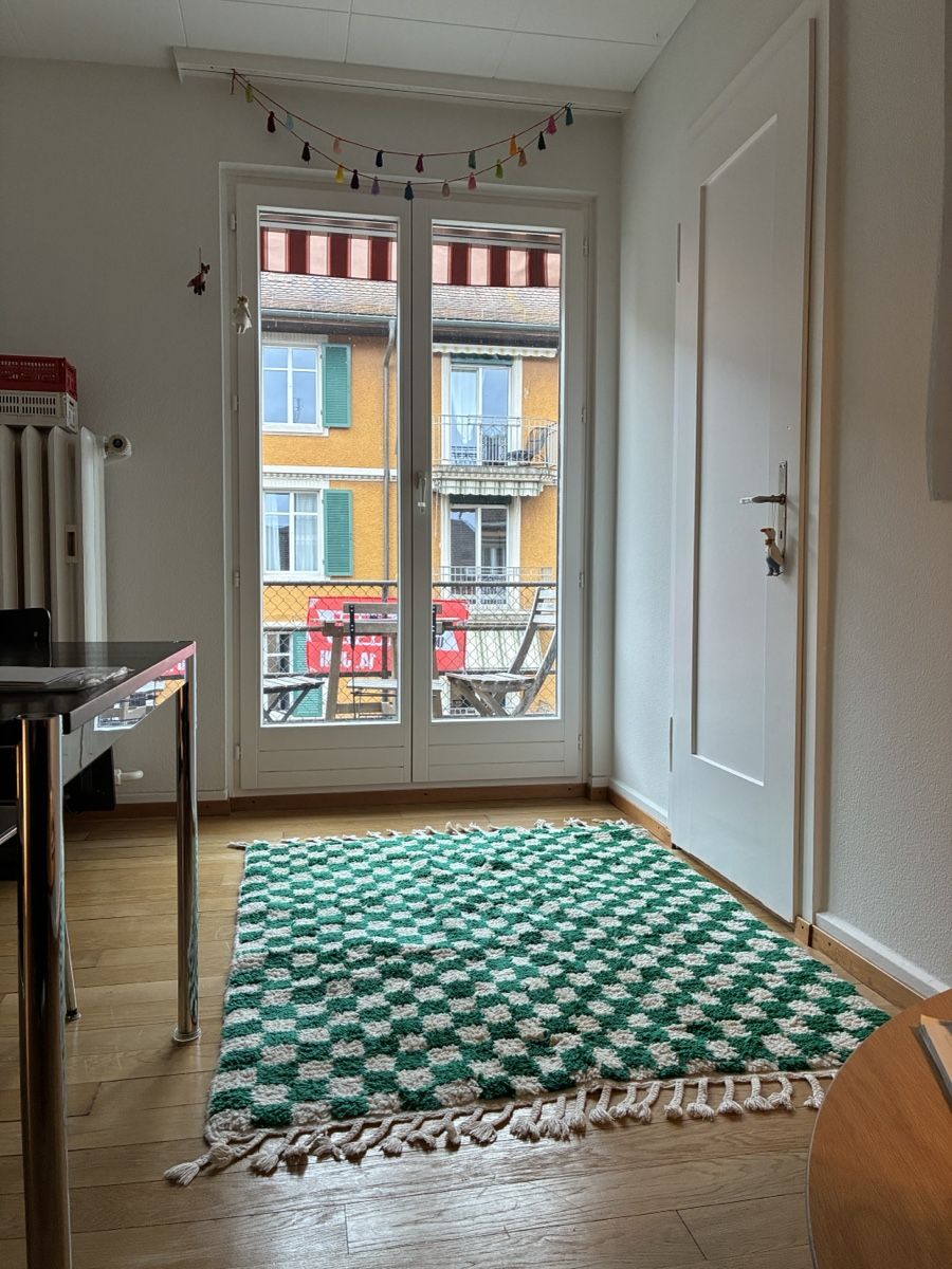Teppiche: Grüner Teppich mit Fransen 120x150 – Gebraucht aus Zürich von hannahbuettgen