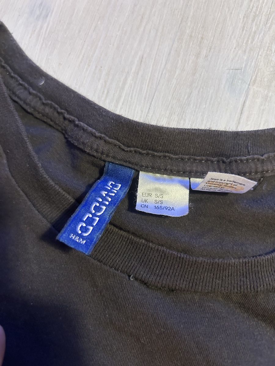 H&M T-shirts: T-Shirt Jaws Gr. S, grau – D'occasion à Riedholz par karinadam 2