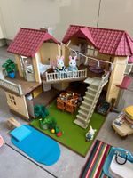 Sylvanian Families Haus mit viel Zubehör: Möbel u. Figuren