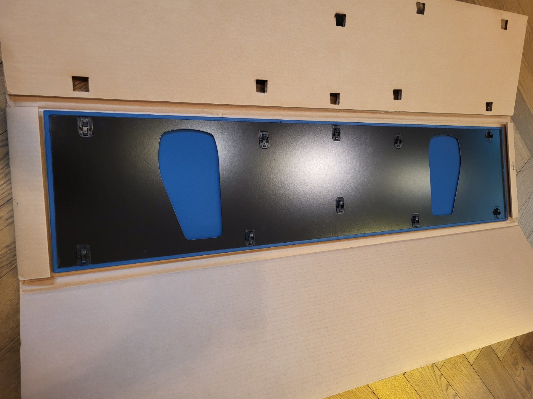 Bang & Olufsen Televisori: Tissu pour Beovision 11-55 Blue Bang & Olufsen – Nuovo e nell'imballaggio originale da Sion venduto da Bang-OlufsenSion 1