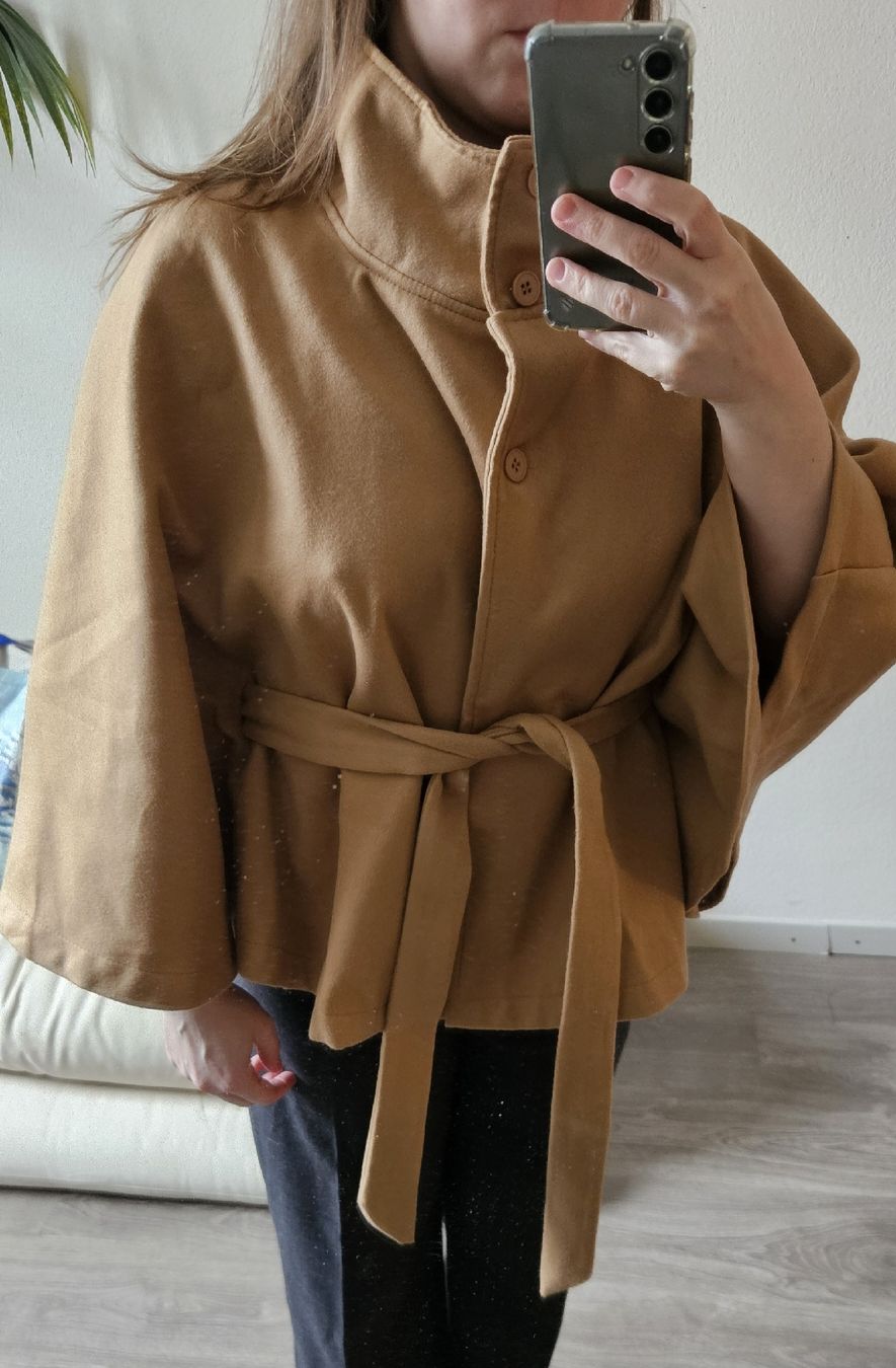 Altro in Moda donna: Cape manteau Camel – Nuovo e nell'imballaggio originale da Carouge GE venduto da Lea000 1