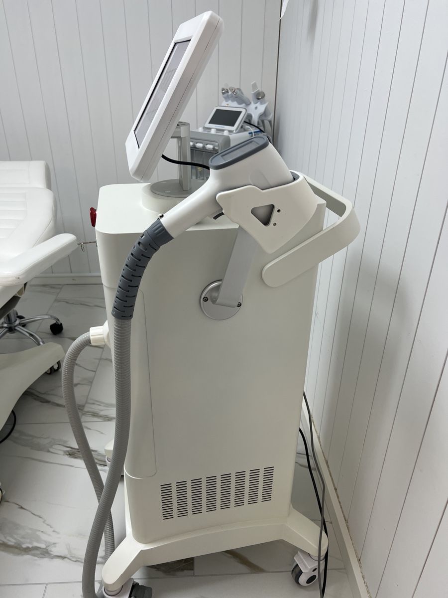 Medizinische Geräte: Épilation Diode laser professionnel RB TEC - Offre spéciale – Gebraucht aus Biel/Bienne von MR.SRR 7
