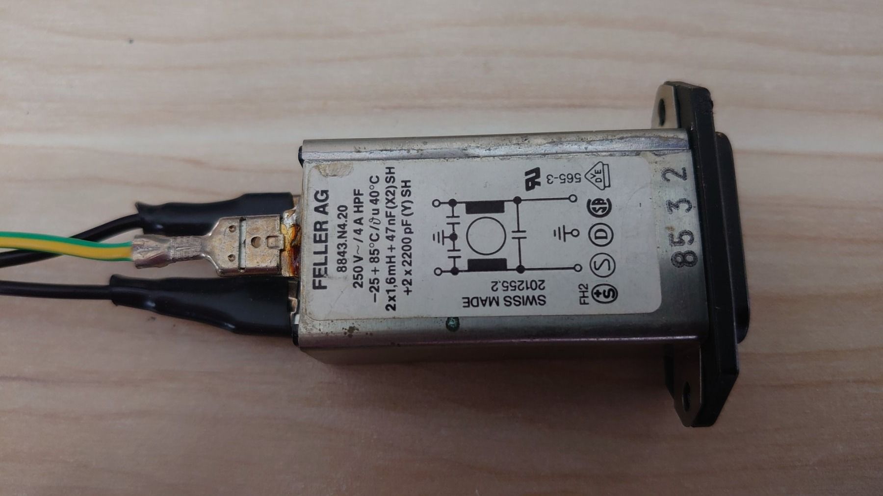 Componenti elettronici: Diverse Netzeingangsbuchsen und Stecker – Usato da Pfäffikon SZ venduto da Wild0 1