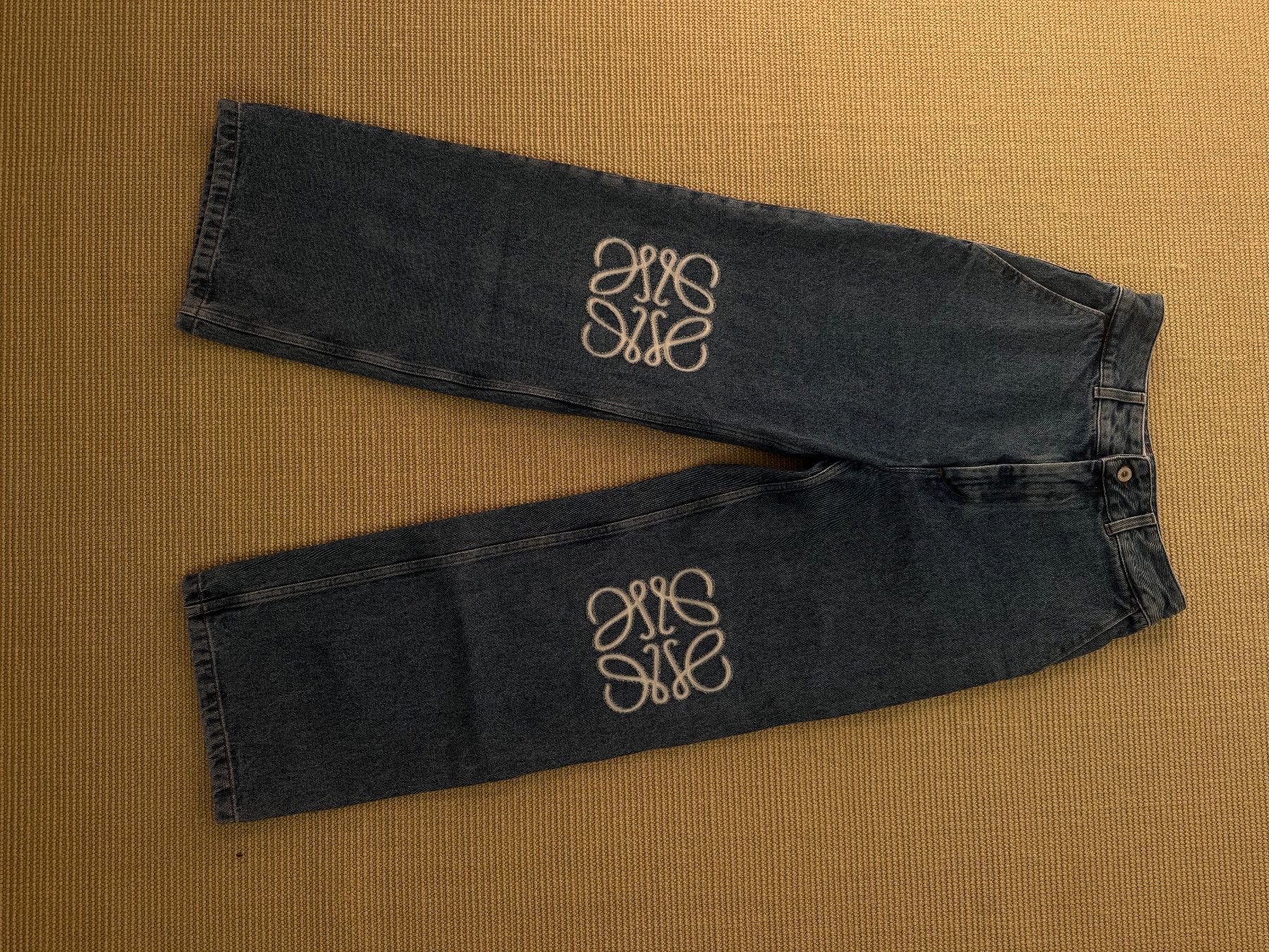 Jeans: Loewe Jeans 36 – Usato da Liestal venduto da emm_mxd7