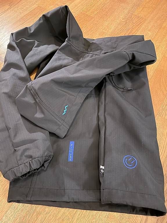 Jacken: Picture anorak Medium – Neu und originalverpackt aus Bremgarten b. Bern von she_hb9j 1
