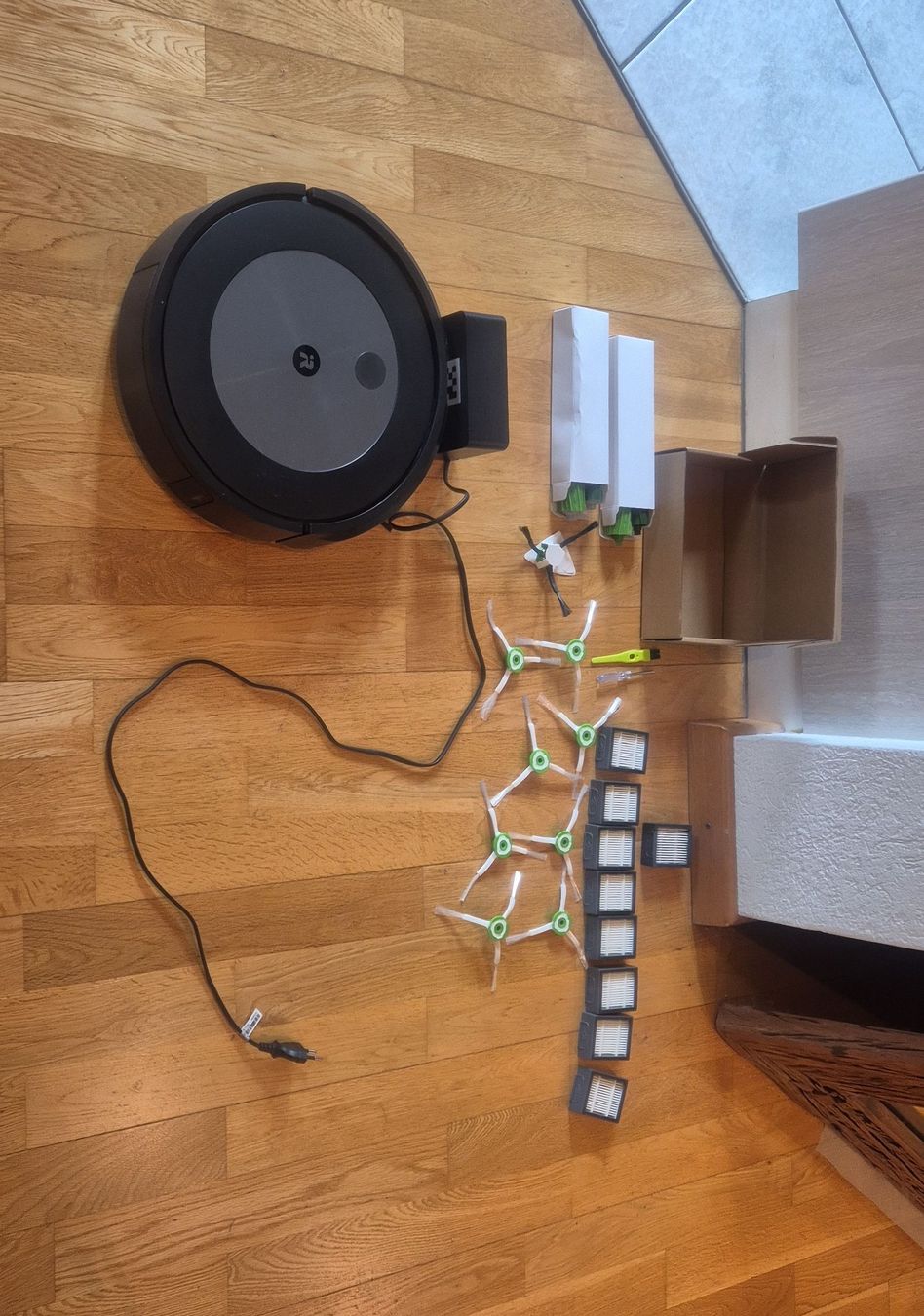 Irobot Aspirapolveri & Accessori: iRobot Roomba J7 Saugroboter – Difettoso da Flamatt venduto da Berner1986