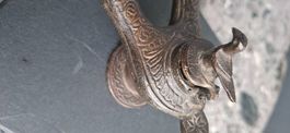 Antike 100 jährig Öllampe massivBronze Nepal Friendenstaube