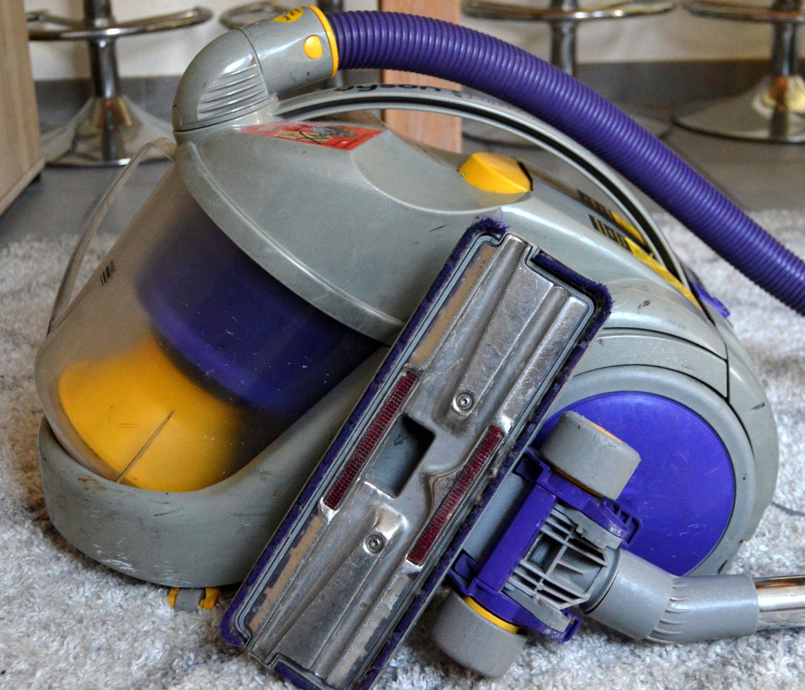Dyson Aspirapolveri & Accessori: Dyson DC02 Staubsauger aspirateur – Usato da Collonges venduto da arashee 2