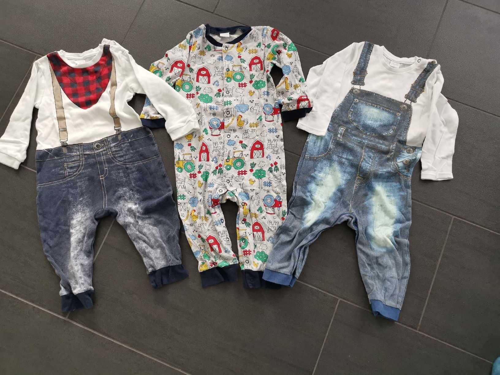 Pyjamas & Ähnliches: drei coole Pyjamas - Versand möglich – Gebraucht aus Matzendorf von hauli2