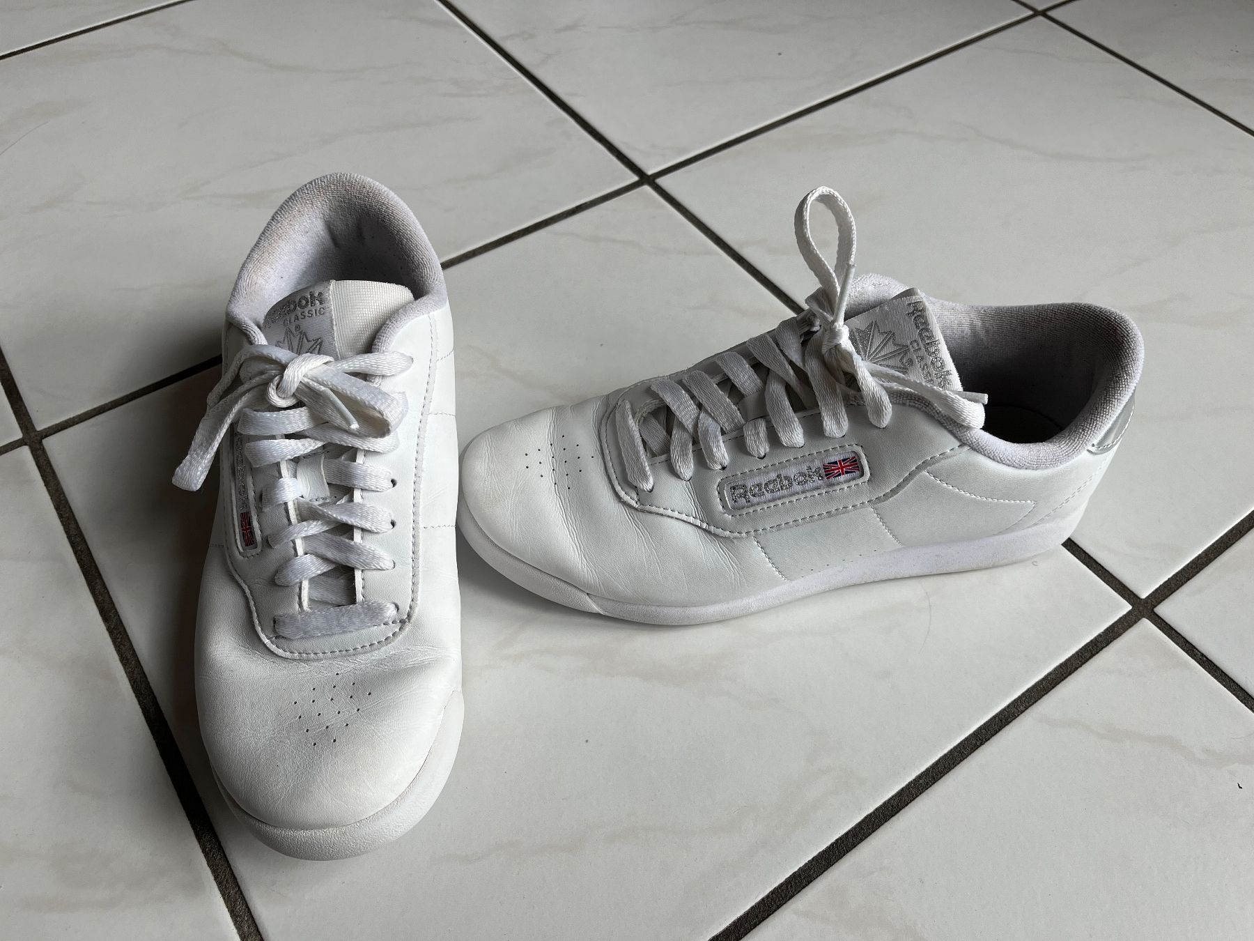 Reebok Scarpe da donna: Chaussures Reebok Classic Princess pointure 38,5 – Usato da Montalchez venduto da Azurea79