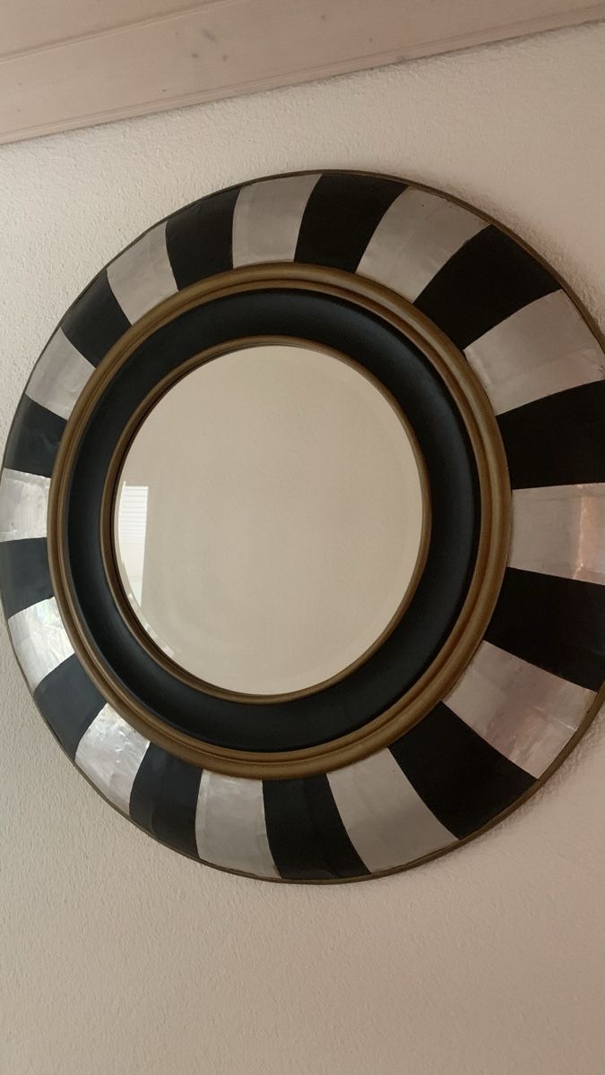Spiegel: Stylish Round Mirror, Black & Silver Stripes, Autumn Decor R – Neu (gemäss Beschreibung) aus Unterentfelden von juiceteen