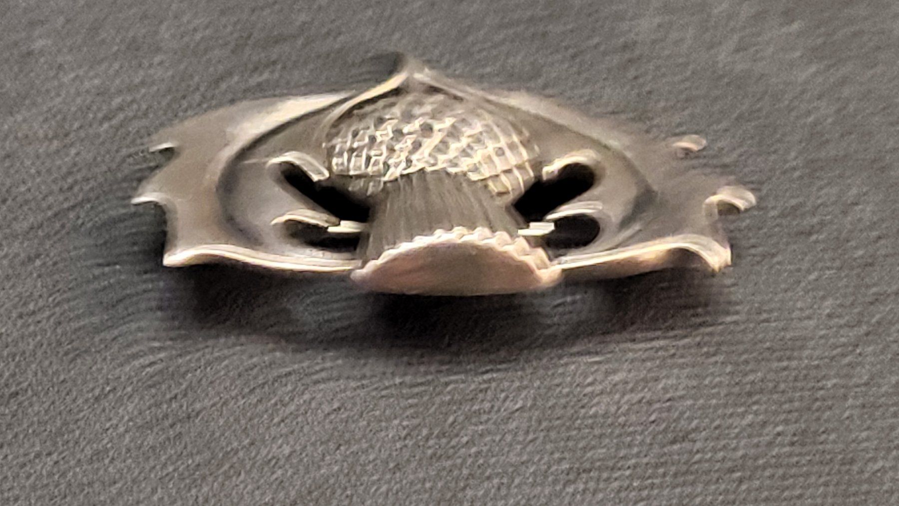 Broches & Aiguilles: Silber-Brosche DISTEL "James Avery" – D'occasion à Basel par spinne02 2