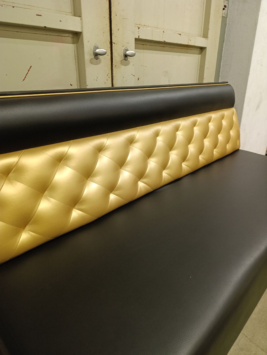 Divani: Sofa Stück einer riesen Lounge – Usato da Romanshorn venduto da dav_h2lv 4