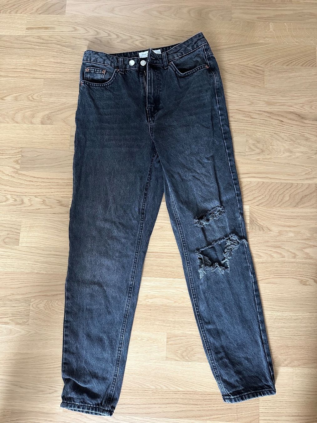 Topshop Jeans: Topshop Momjeans Grösse 28/32 grau – Gebraucht aus Bern von al.essia 1