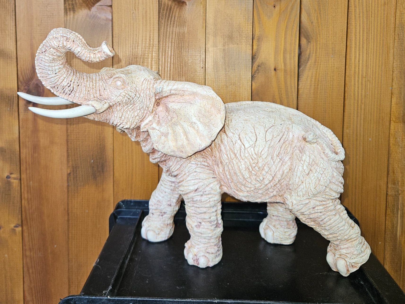 Figuren: Dekofigur Elefant beige ca. 30cm H Neu Gibs oder Kunstgibs – Neu (gemäss Beschreibung) aus St.Gallenkappel von RocknSkull